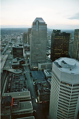 Hochh&auml;user und Skywalks